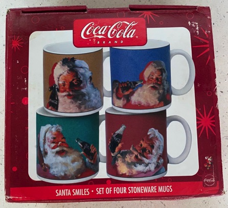 4029-1 € 30,00 coca cola set van 4 kerstmokken.jpeg